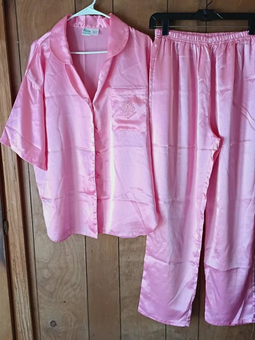 Maryanns Women’s Pink Satin Pajama Set Embroidered Button Front Size M